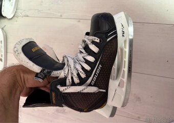 BAUER SUPREME VEĽKOSŤ 35