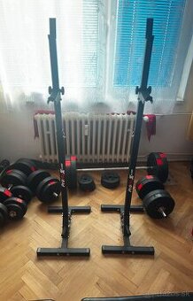 Stojan na drepy a benchpress