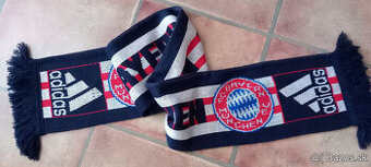 Allianz Arena v obyvacke? :) Deka na gauč, šál FCB + darček