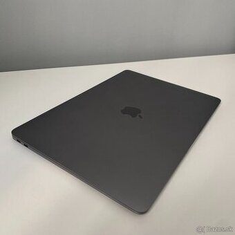 MacBook Air 13" M1, 256 GB SSD – ako nový, so zárukou