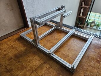 REZERVOVANE Predam ram na volant