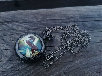 Čierny kôň vreckové hodiny