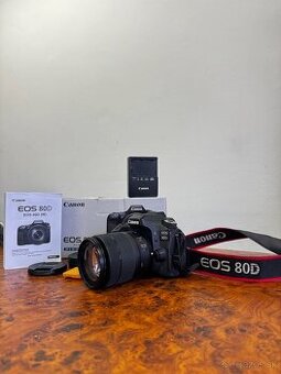 Canon EOS 80D + Canon EF‑S 18‑135mm IS USM – dobrý stav
