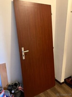 Vchodové dvere 80cm pravé