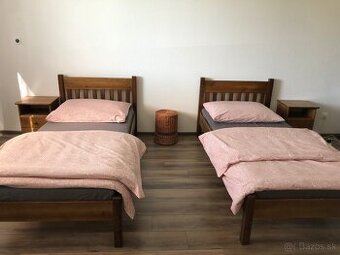 Ubytovanie 300€ za osobu na mesiac.