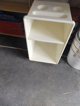 (45) Box na kolieskach