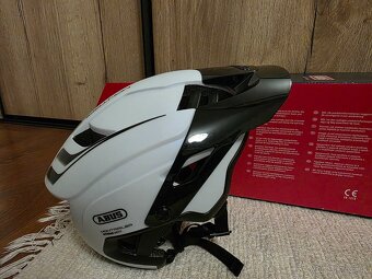 Cyklistická prilba ABUS Montrailer Polar White