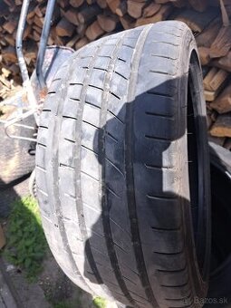 245/40 R18