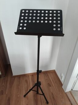 Stojan na noty za 15 eur