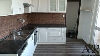 NA PREDAJ REKONŠTRUOVANÝ 4 IZBOVÝ BYT S LOGGIOU, 88M2, UL. S