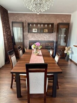 Ponúkam na predaj jedálenský stôl (rozťahovací)+ 6 stoličiek