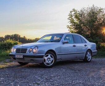 Mercedes Benz W210