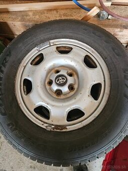 Pneumatiky 215/70R16