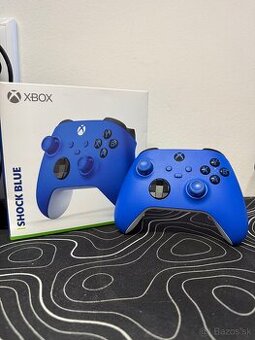 🎮 Predám originálny bezdrôtový ovládač Xbox – Shock Blue