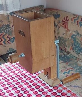 Predám mlynček na obilie