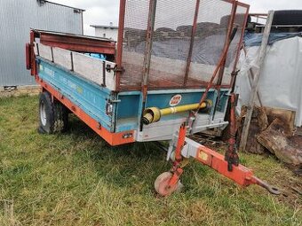 Rozmetadlo maštaľneho hnoja.