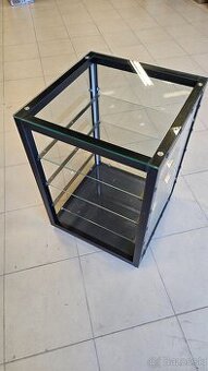 Vitrína, Komoda, Skrina