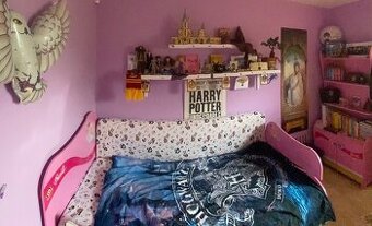 Krásna detská izba, darujem k nej bábiky a záclony