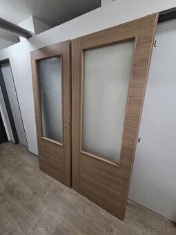 Dvojkrídlové interiérové dvere s obložkou