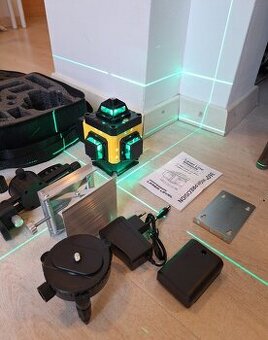 Krížový samonivelačný laser 360°