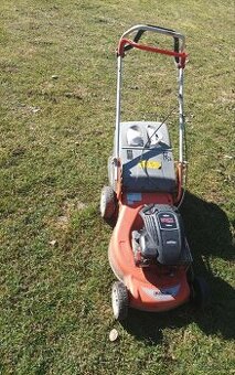 Predám benzínovú kosačku z pojazdom