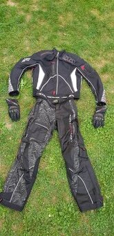 Predám kompletné kvalitné eduro oblečenie značky Linddtrands