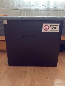 Predám pracovnú stanicu Dell Precision T3600