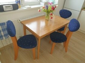 Preám jedálenský stôl a stoličky