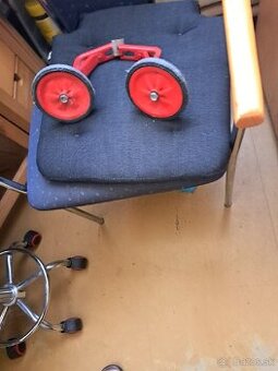 Nove pomocné kolieska na malý bicyklik predám 5eur