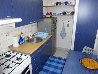 1- IZB byt pri OC TESCO HRON, Latorická.