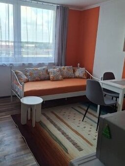 Garsónka s kompletným vybavením na prenájom – Sereď, 390 €