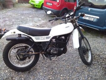 Yamaha DT 400 - 1