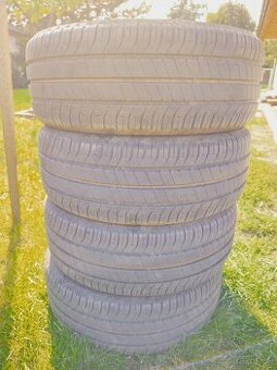 205/45 R17