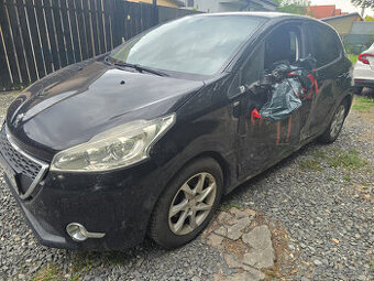 Peugeot 208 1.2b, r.v. 2015, kúpený v SR