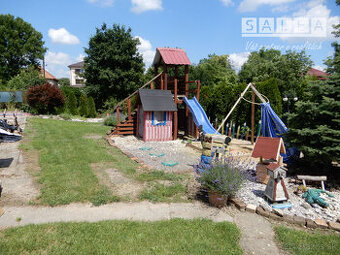 Útulný rodinný dom, 13 m2, garáž, letná kuchyňa, Veľké Ludin