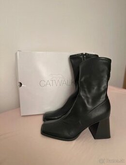 Catwalk čižmy deichmann