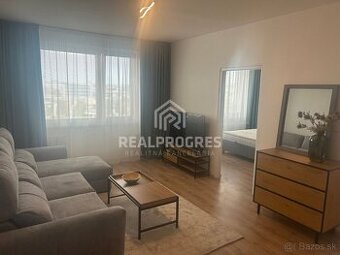 Na prenájom 3 izbový byt Ľudovíta Okánika - 1