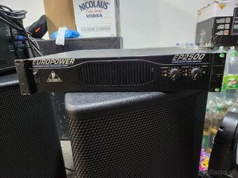 Behringer EP2500 – Výkonový zosilňovač