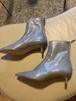 Kotnikove topamky c. 39