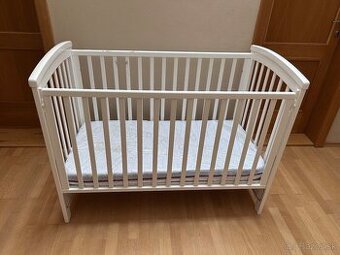 Detská postieľka s matracom