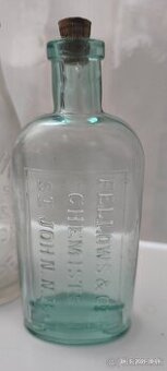 Staré reliéfne fľaše – lekárenské a pivné, 19./20. storočie