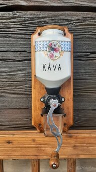 Starožitný, nástenný mlynček na kávu Leinbrock Ideal.