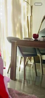 Jedálenská stolička ADSLEV