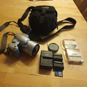 Panasonic LUMIX DMC-FZ7