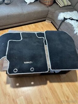 Toyota Yaris velúrové koberčeky orginal