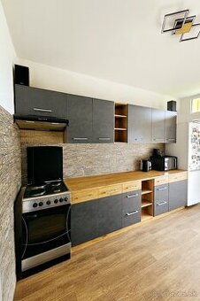 Na predaj 3-izbový byt  Handlová / Okružná