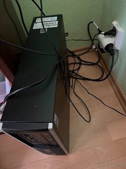 HP pc s HP monitorom a oficialnym windows 7