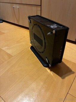 Mini stolný počítač