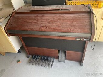 Elektronický organ GEM G5 – 2 manuály + pedál (funkčné)