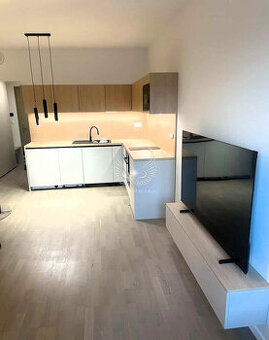 TOP Moderný 1i byt s balkónom a výhľadom na hrad